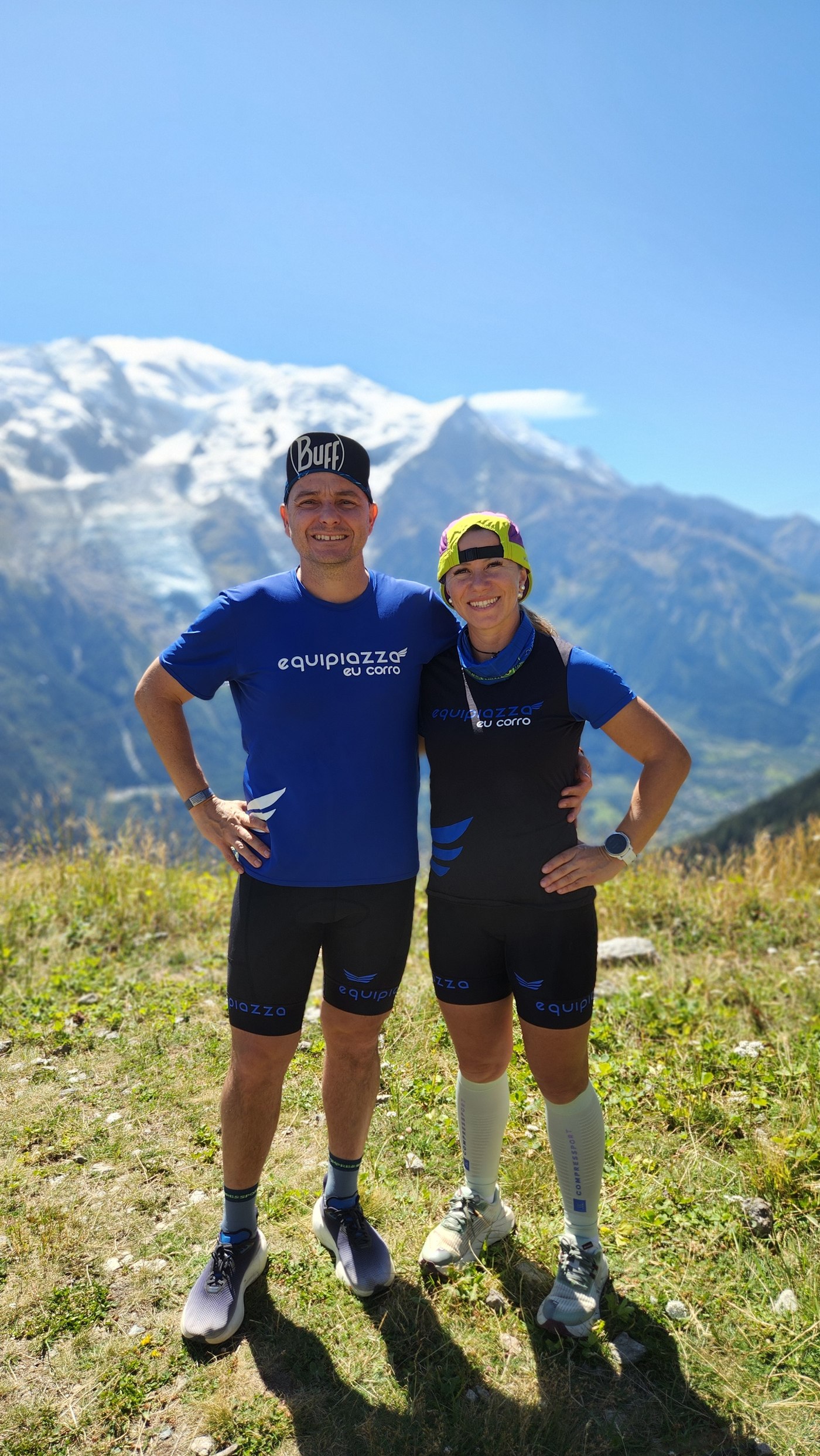 Marco Aurélio Piazza e Letícia Saltori em Chamonix, com o Mont Blanc ao fundo