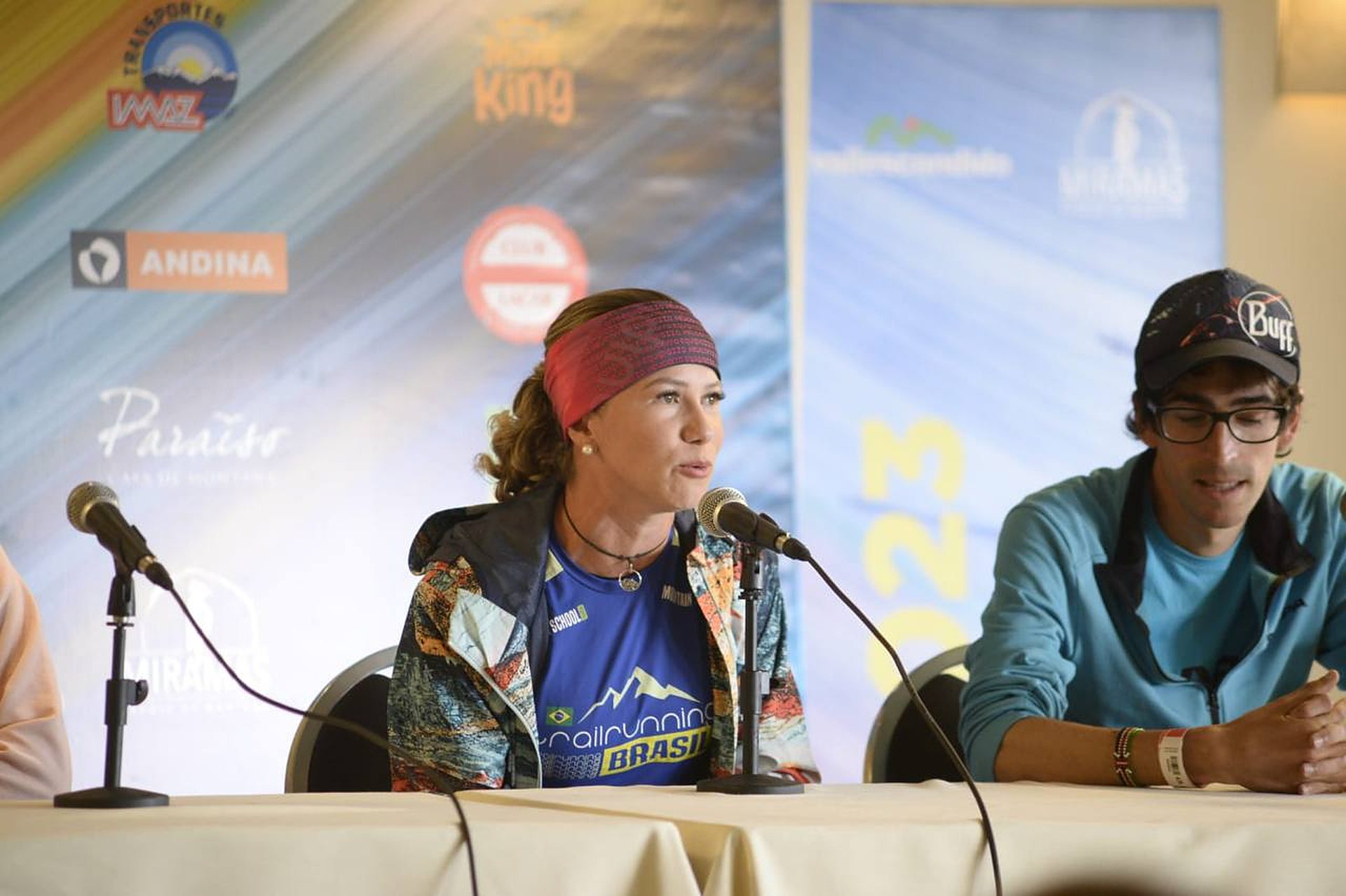 Letícia Saltori em coletiva de imprensa